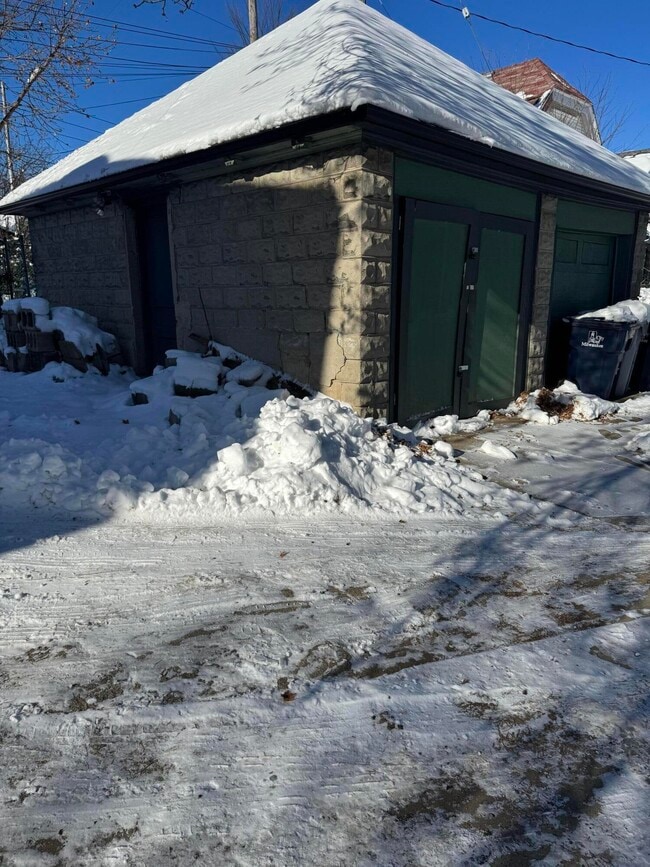 Building Photo - 1802 W Keefe Ave