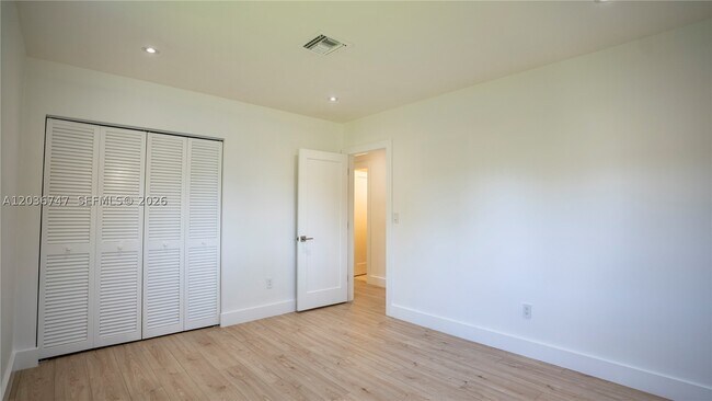 Building Photo - 15340 SW 85th Ave