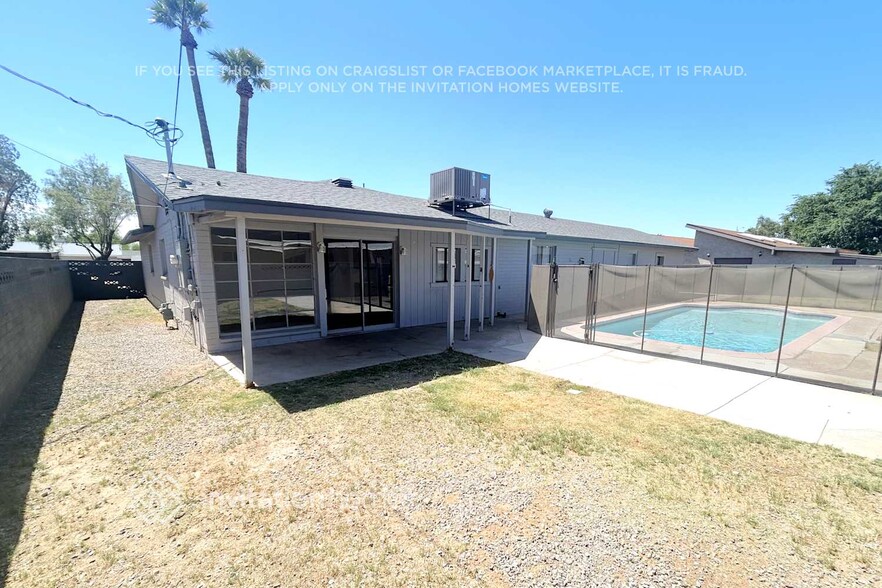 Building Photo - 6440 W Windsor Blvd