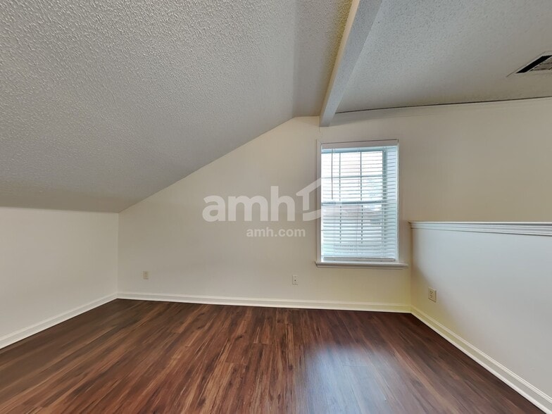 Building Photo - 6889 Show Boat Ln