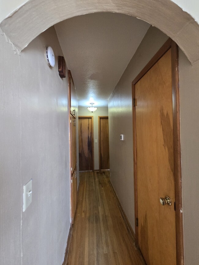 Building Photo - 902 N Colorado St