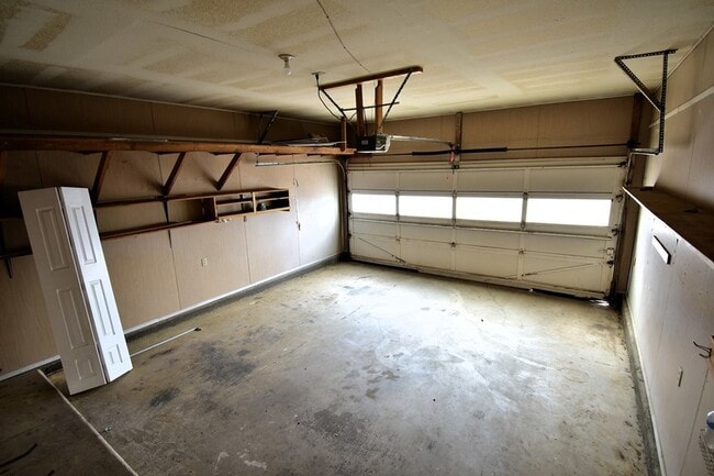 Building Photo - 800 N Cockrell St