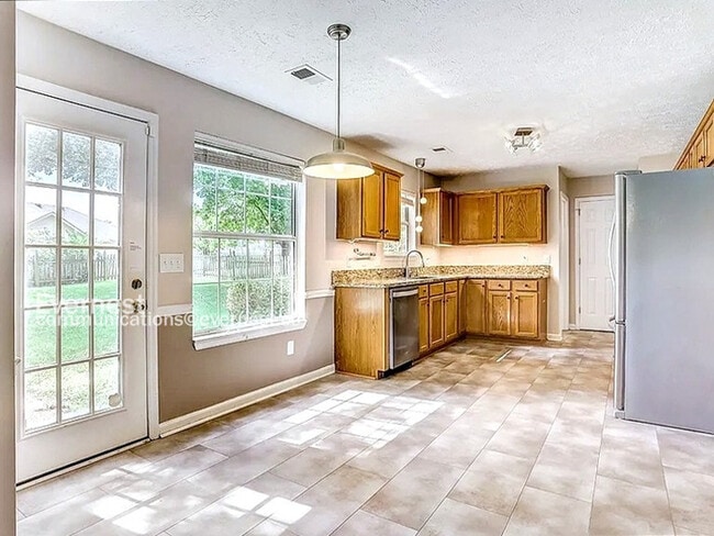 Building Photo - 9015 Tarrington Ln