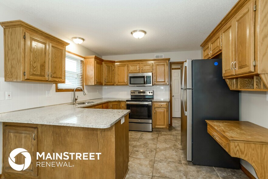 Building Photo - 606 S Sunset Ln