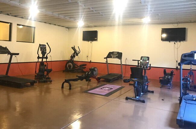 Building Photo - Studio Apartment in Awesome Denver Location!