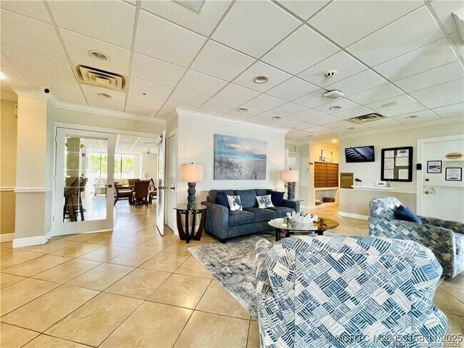 Building Photo - 10680 S Ocean Dr