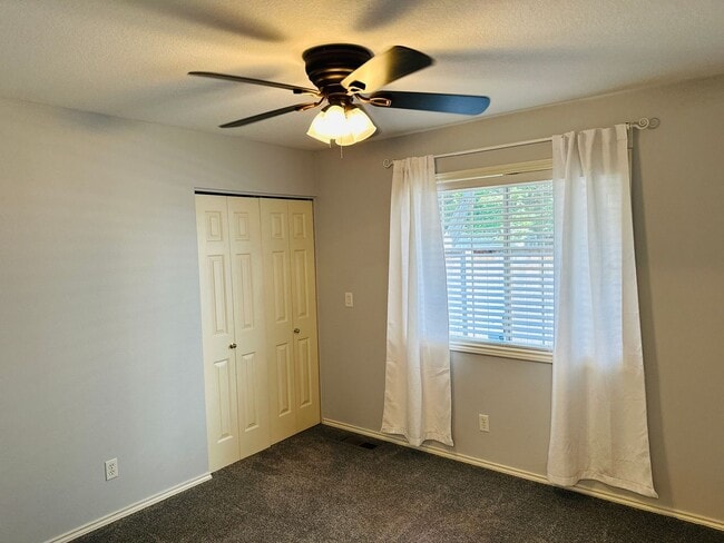 Building Photo - Charming Cascade Park One Level Home