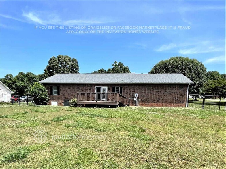 Building Photo - 115 Doe Trail Ln