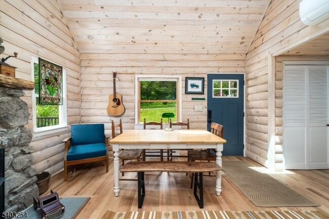 Building Photo - 30 Onteora Rd