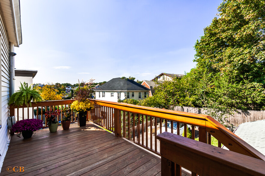Deck - 6 Cloverhill Pl