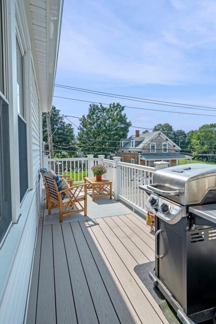 Building Photo - 37 School St