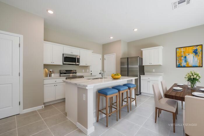 Building Photo - 2660 Island Walk Dr