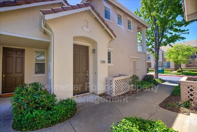 Building Photo - 2901 Esplanade Cir