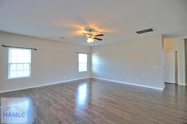 Building Photo - 1301 Windrow Dr