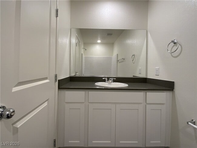 Building Photo - 4989 Fern Mesa Ave