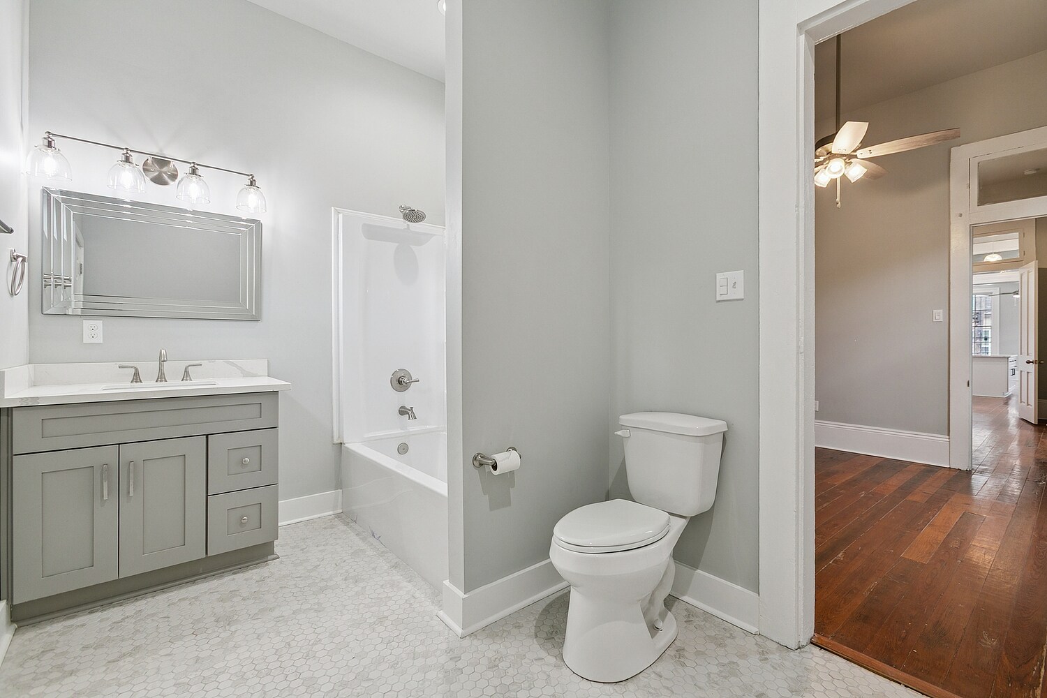 Master Bath - 3427 Baronne St