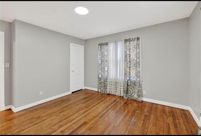 Building Photo - 2329 Reynolds St