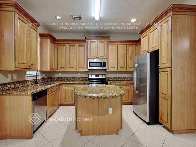 Building Photo - 716 NW 83rd Pl