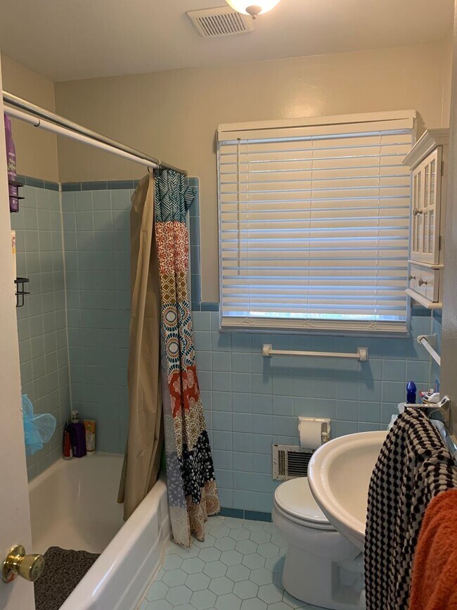 Building Photo - Quiet 2BR Retreat Minutes from Downtown Athens