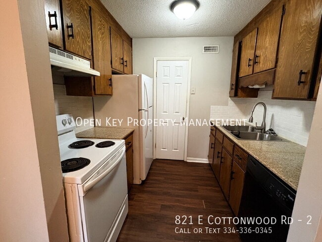 Building Photo - 821 E Cottonwood Rd