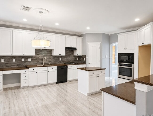Building Photo - 21419 La Pena Dr