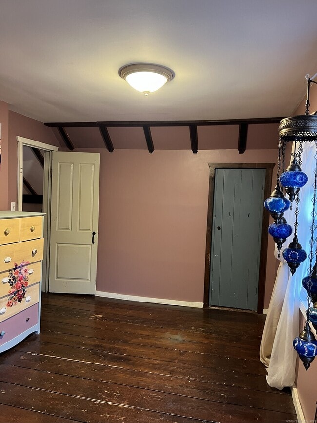 Building Photo - 917 Hopewell Rd