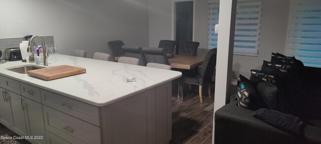 Building Photo - 100 Coral Way E