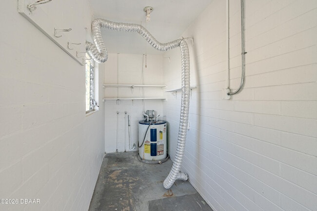 Building Photo - 152 Longwood Dr