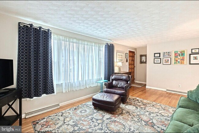 Building Photo - 271 Haybrook Dr