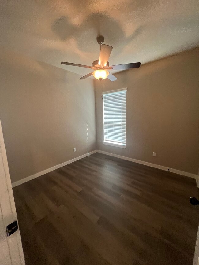 Building Photo - 25136 Pacific Wren Dr