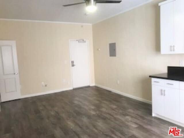 Building Photo - 814 S Hobart Blvd