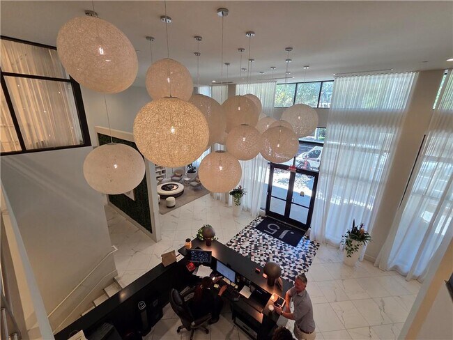 Building Photo - 775 Juniper St NE