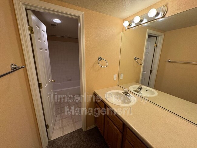 Building Photo - 16259 Windy Creek Dr