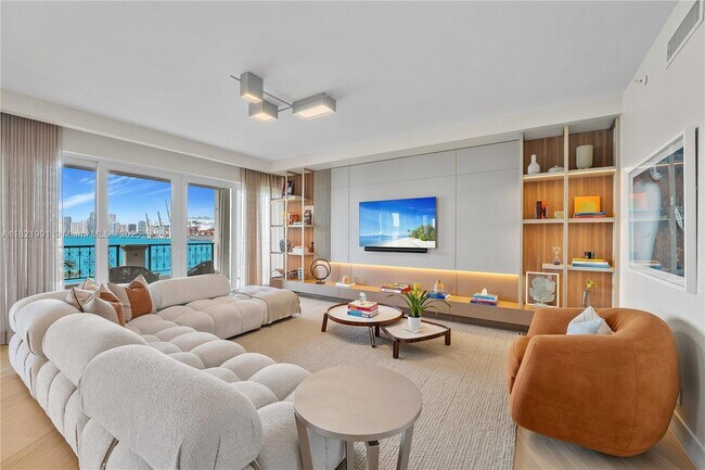 Building Photo - 5242 Fisher Island Dr