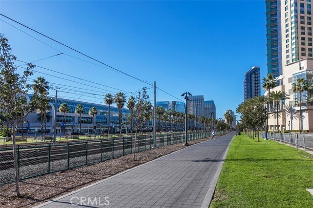 Building Photo - 525 11th Ave