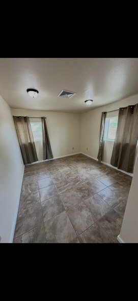 Building Photo - 301 Alamosa