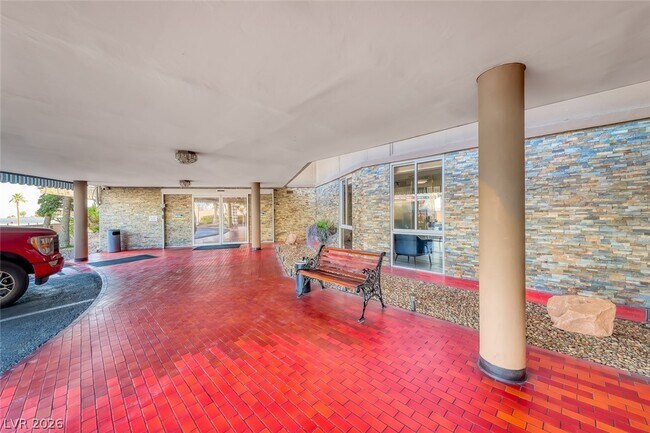 Building Photo - 205 E Harmon Ave