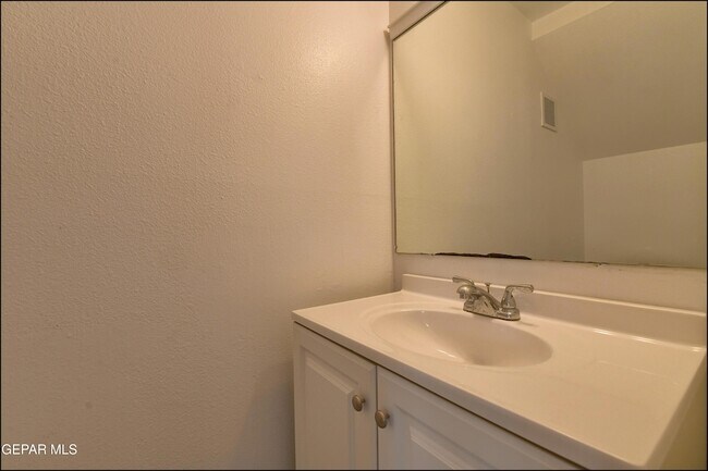 Building Photo - 6913 Pamlico Dr