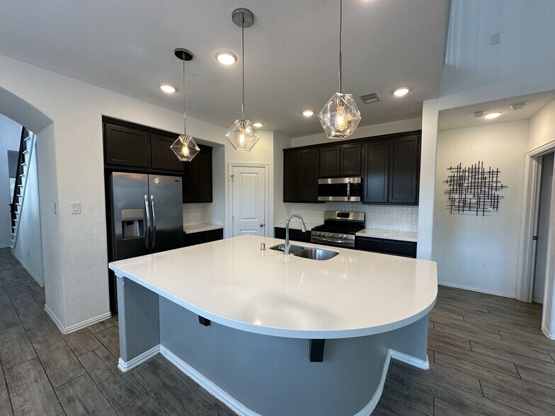 Building Photo - 3702 Allegro Dr