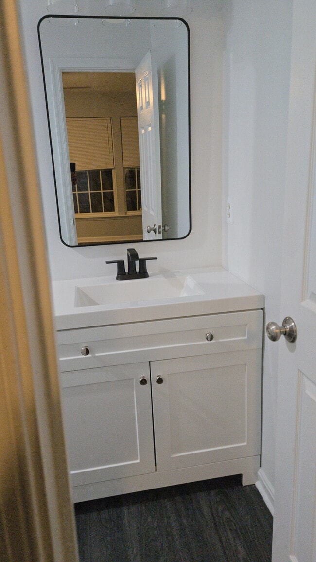 Building Photo - 13906 Ascott Dr