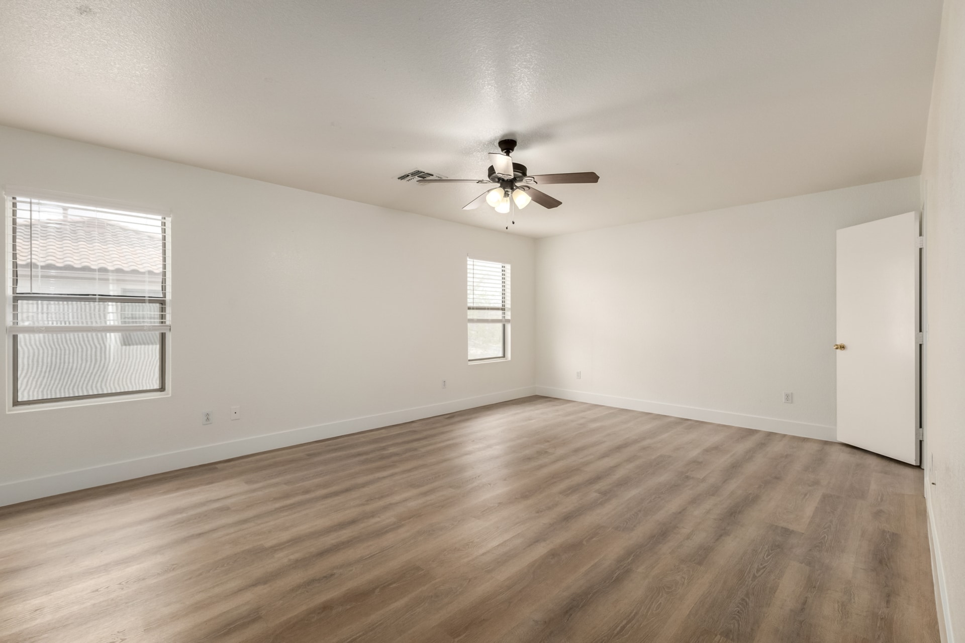 Building Photo - 1043 S San Vincente Ct