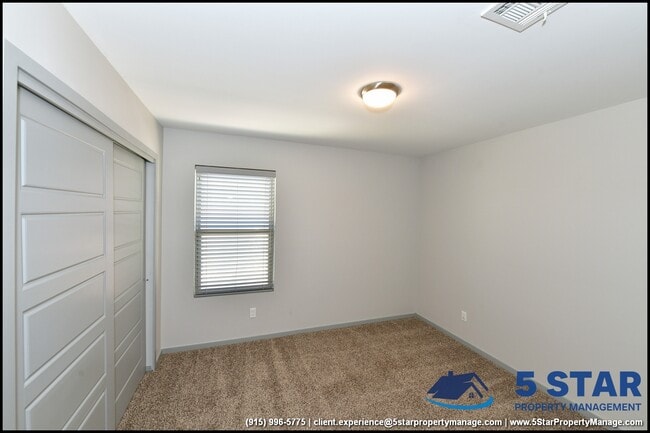 Building Photo - 13744 Flora Vista Ave