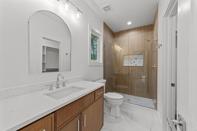 Building Photo - 6509 Lincolnville Rd
