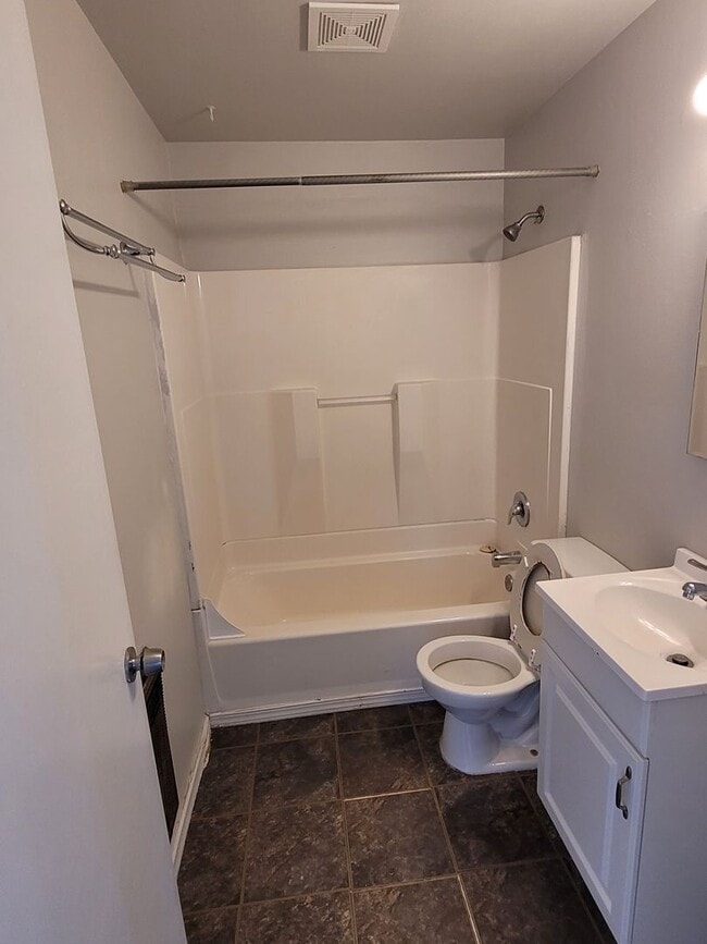Building Photo - House with Full Basement