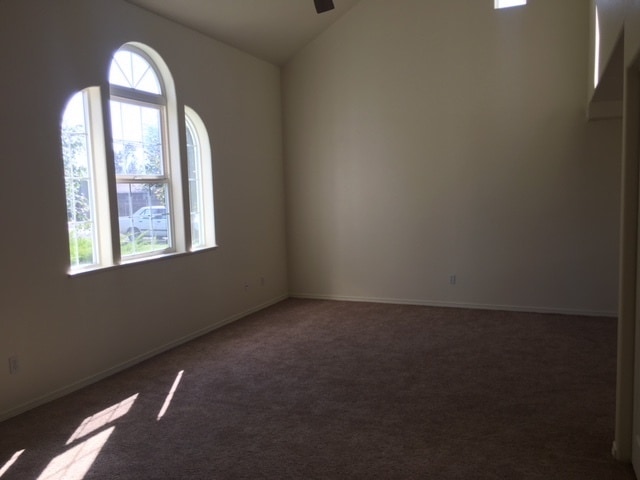 Building Photo - sax1823/1825