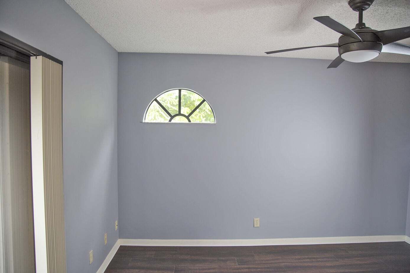 Building Photo - 3935 Village Dr