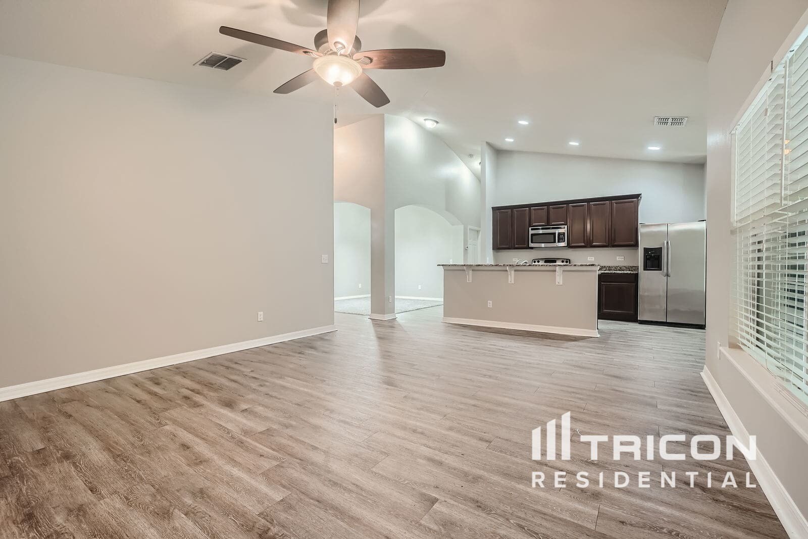 Building Photo - 11127 Lemay Dr