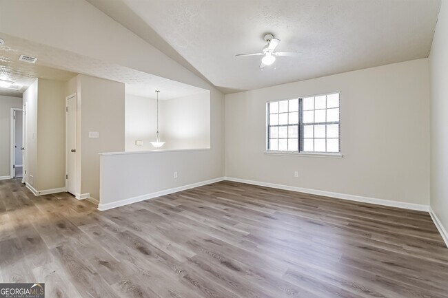 Building Photo - 4457 Woodbank Ln