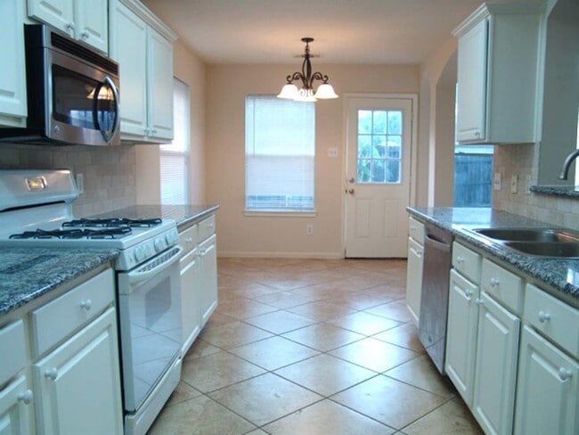Building Photo - 4915 Lochman Ln