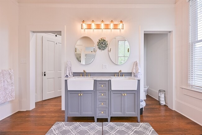 Building Photo - 1808 Avenue K